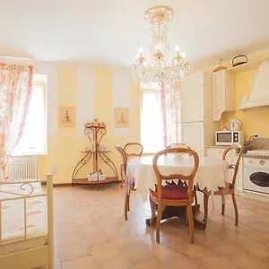 Relais De La Place Apartment Desenzano del Garda